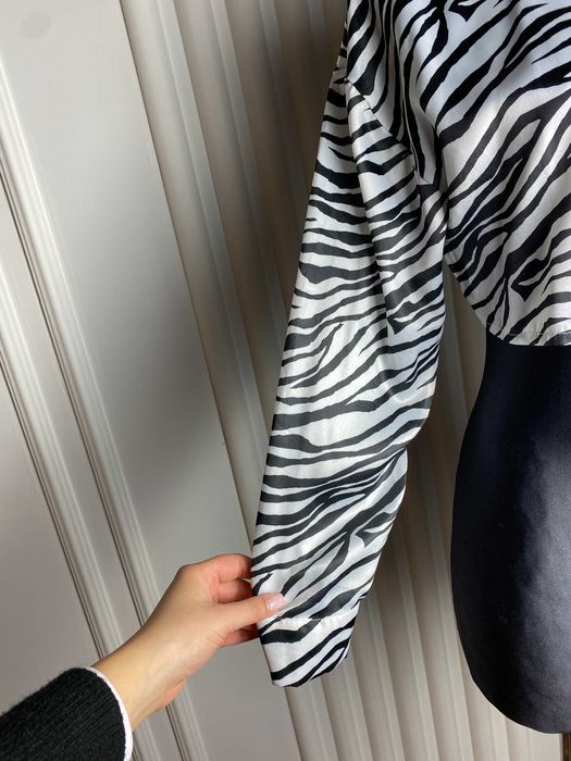 Nowa koszula krótka biała w zebrę 38 M Bershka z wiązaniem na imprezę