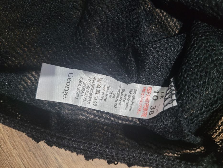 Crop top lekko przeswitująca eur38