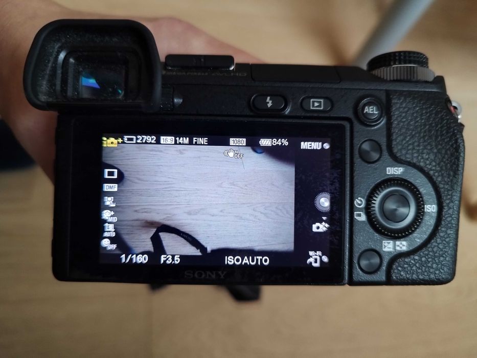 Aparat cyfrowy Sony NEX-6 z etui