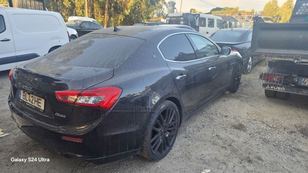 Maserati Ghibli 3.0 com 275CV (Necessita de reparação)