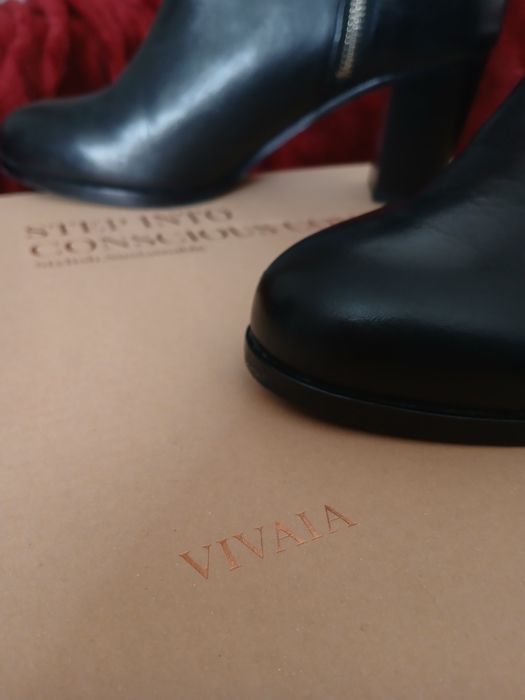 Ботінки  бренду VIVAIA