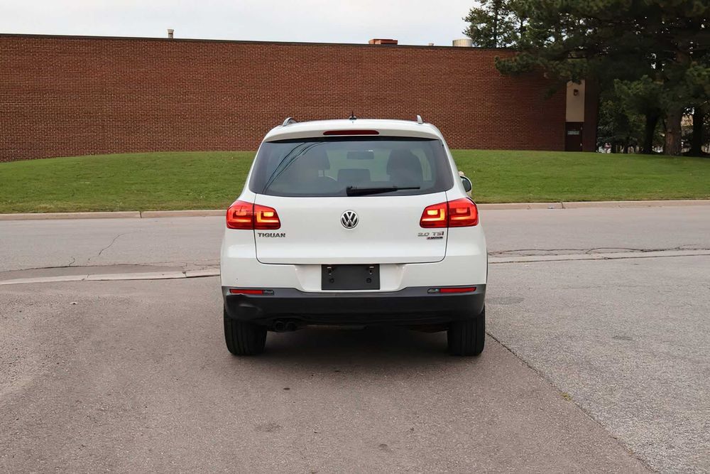 Volkswagen Tiguan      2016