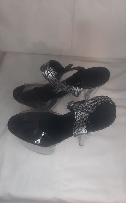 Босоніжки стріпи