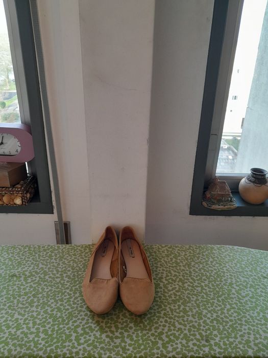 Vendo Sapatos de Senhora SFERA muito bonitos como novos