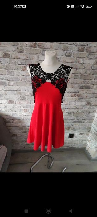 Czerwona sukienka