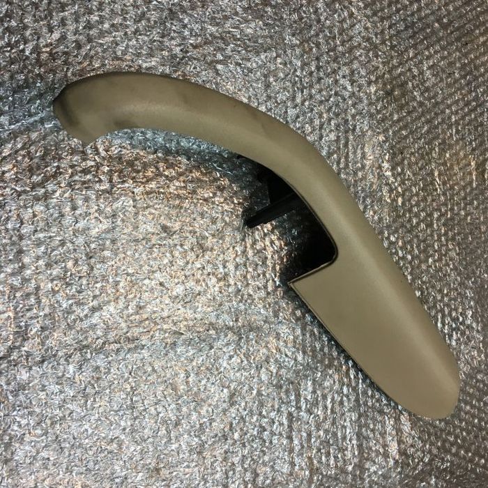 UCHWYT RĄCZKA DRZWI AUDI A4 B6 8E0867374 TWIST