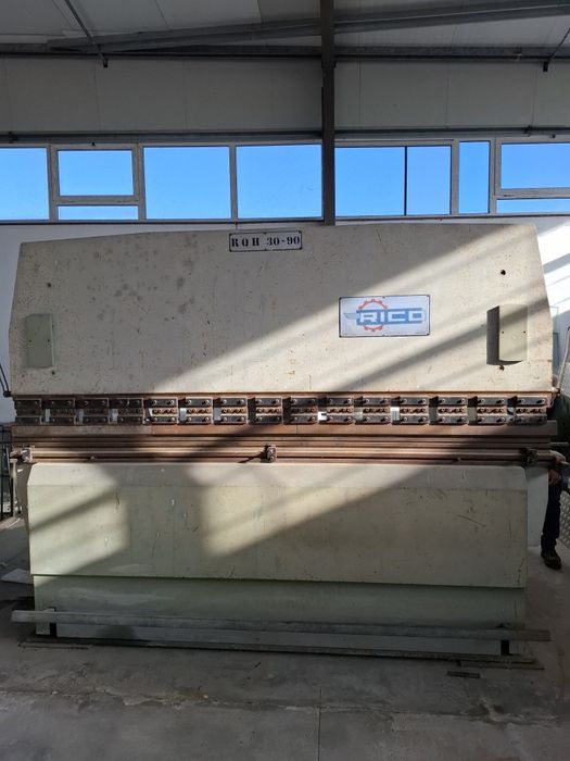 Quinadeira Hidráulica RICO RQH 30-90