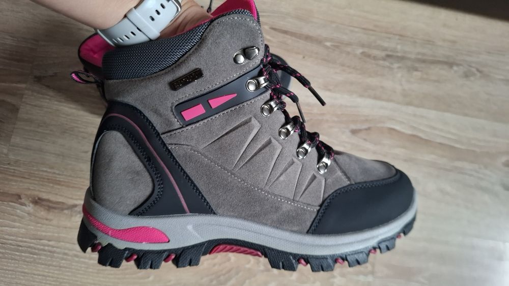 Продам демісезонні ботинки