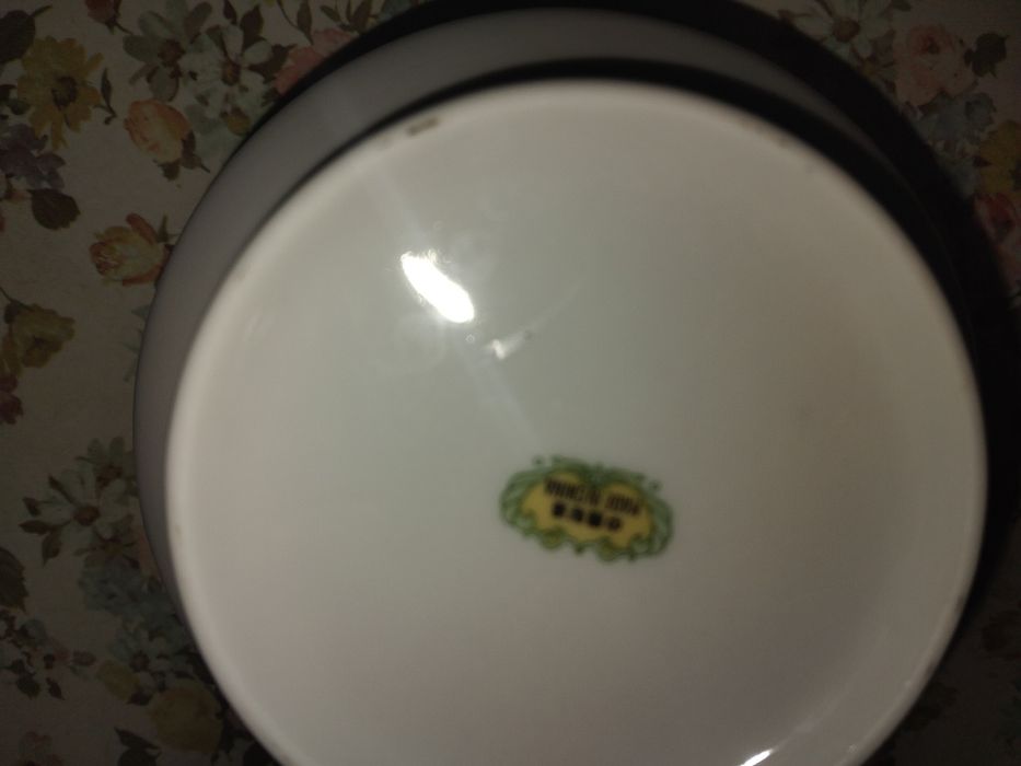 Продам 3 сервиза хорошего  качества и в полном обьеме.