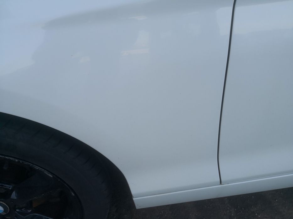 Błotnik lewy przedni BMW F20 F21 Alpinweiss A300 w kolor oryginał