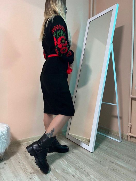 Вʼязана сукня-вишиванка (імітація вишивки р.М плаття святкове вбрання)