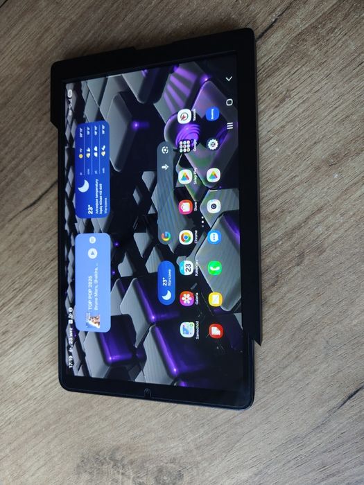 Wieszak uchwyt ścienny na tablet.