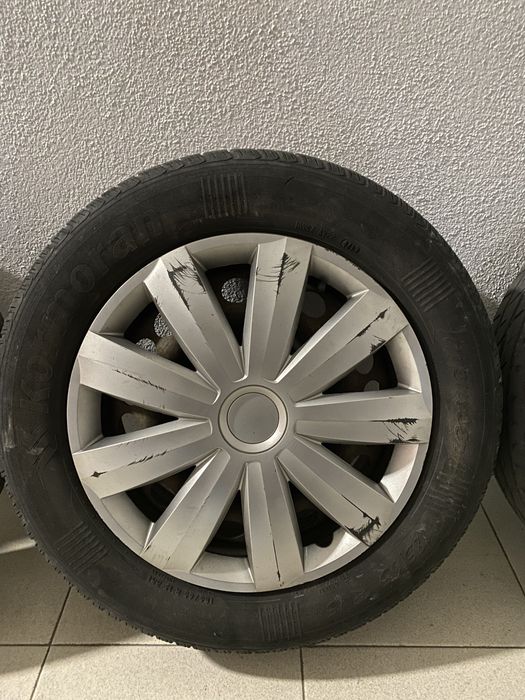 Jantes de ferro R15 com pneus usados (3 unidades)