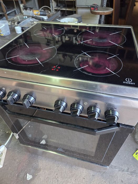 Fogão Indesit eléctrico