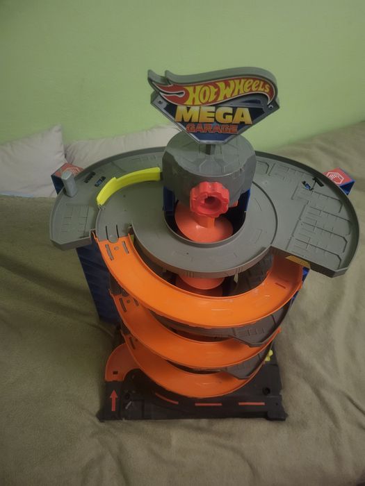 Garaż Hot Wheels i dodatki