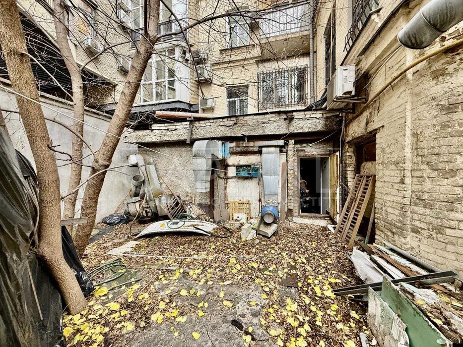 Оренда! Чудове фасадне приміщення 150м2 з цоколем   вул. Назарівська