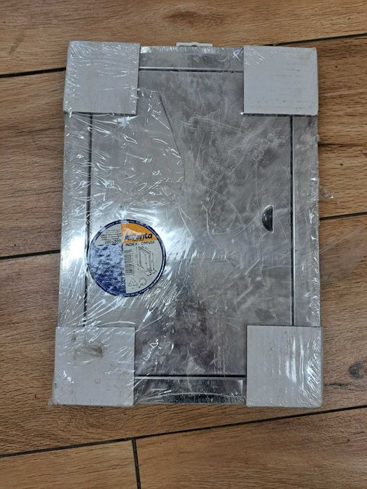 Drzwiczki rewizyjne, nowe 30x20