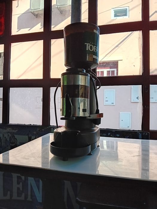 Vendo moinho de café