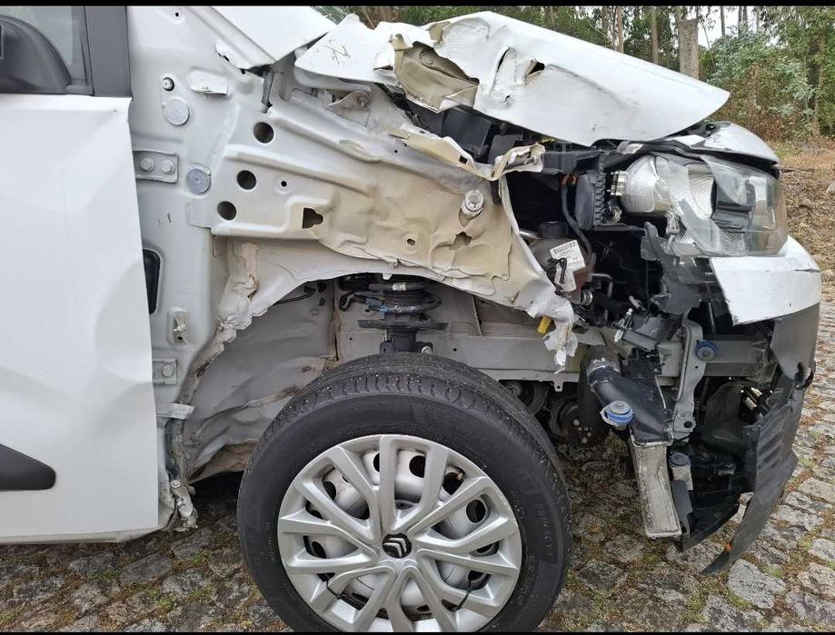 Citroën Berlingo 1.5 BlueHDi 5 Lugares 134 Mil kms Nacional de 2022 COM IVA DEDUTIVEL