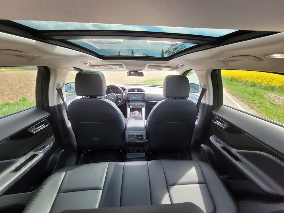 jaguar fpace 2.0 300KM perfekcyjny