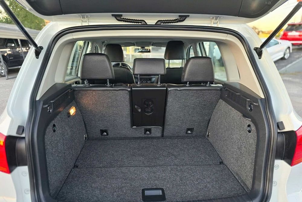 Volkswagen Tiguan S      2016