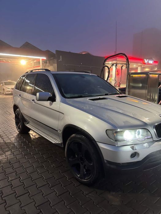 Авто BMW X5 4,4 бензин + газ