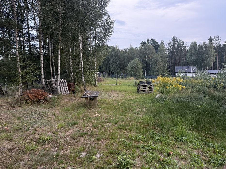 Działka rekreacyjna z pozwoleniem na budowę 1318 m² - Więcej