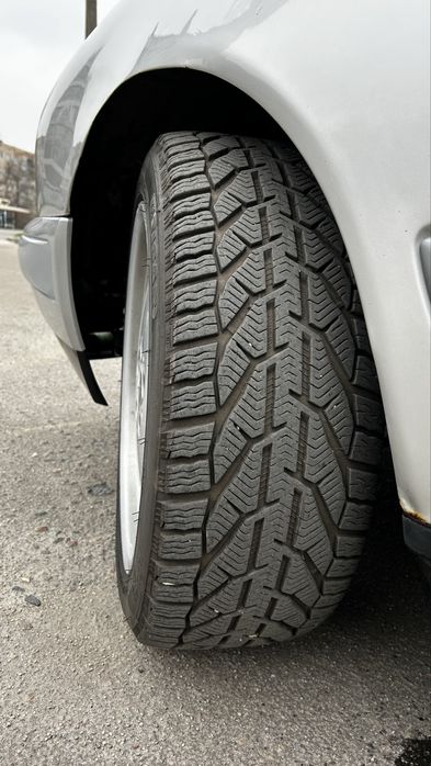 Mercedes-Benz E320 W210