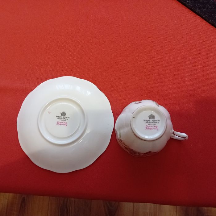 Sprzedam filiżankę porcelana