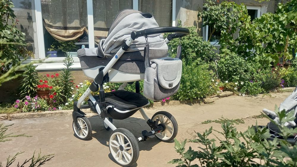 Коляска 3:1 з амортизаторами.