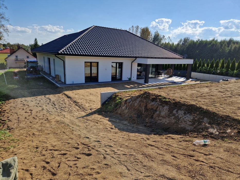 Wycinka drzew, mulczer, rozdrabnianie gałęzi, frezowanie pni, zwyżka