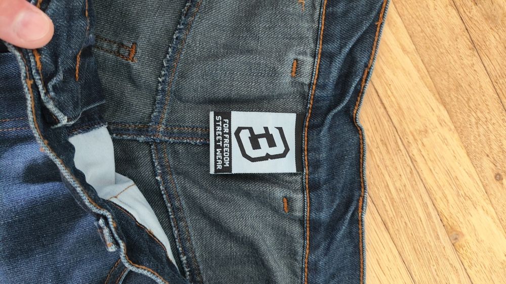 Spodenki jeansowe for3dom. Rozmiar L