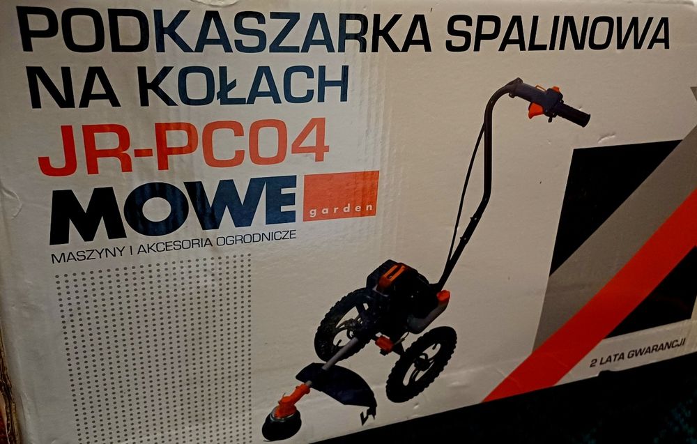 Kosiarka kosa karczownica spalinowa na kolach