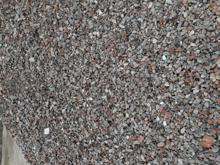 SPRZEDAM DOWIOZE Piasek Ziemia Kruszywo żużel kamień ozdobn Wapno Gruz