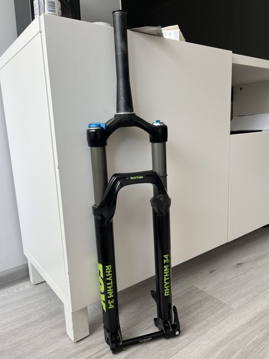 Fox Rhythm 34 – 27,5”+ / 29”, Skok 130 mm, Oś 15x110 Boost