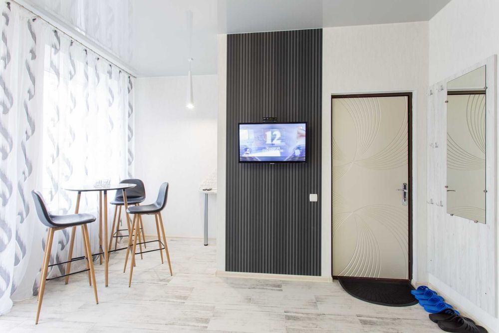 Отличная СВОЯ квартира посуточно./подобово Сумская м. Университет.