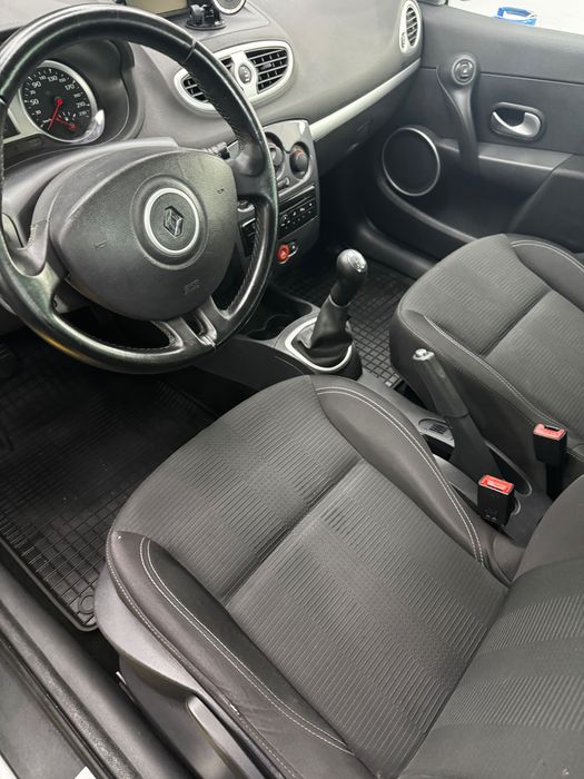 Renault Clio ekonomiczne auto
