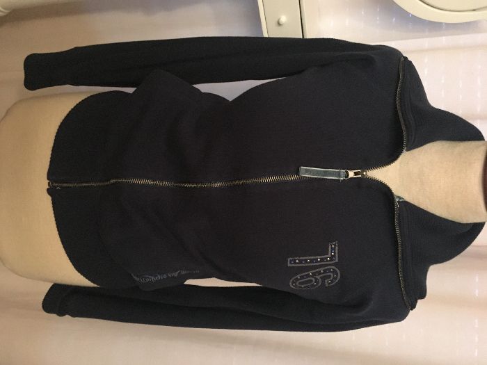 Blusão / Casaco da marca Bershka com brilhantes nas Costas