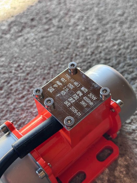 Silnik wibracyjny 12V do podajnika wodoszczelny IP65
