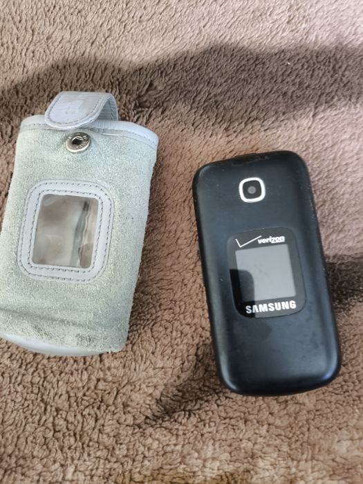 Мобильный телефон.