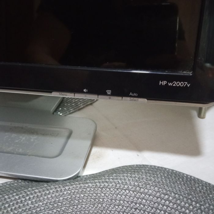 Monitor HP w 2007v