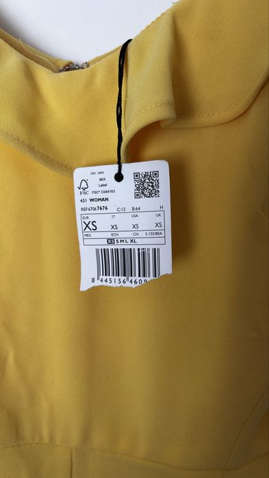 Macacão amarelo novo com etiqueta