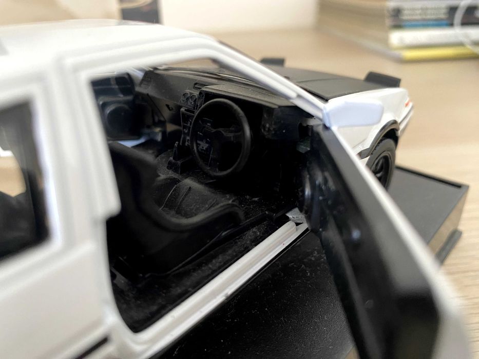Initial D Toyota Corolla AE86 Trueno Miniatura