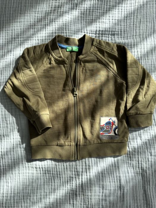 Світшот для хлопчика Benetton , стан ідеальний. Розмір десь 92.