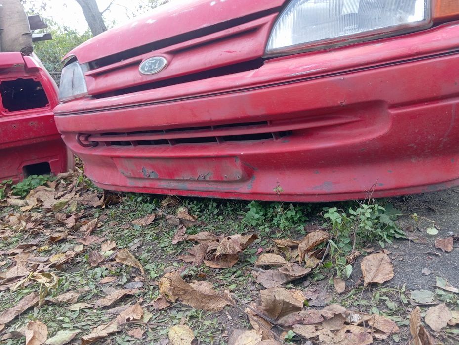 Бампер передній Ford Escort / Форд Ескорт Mk5