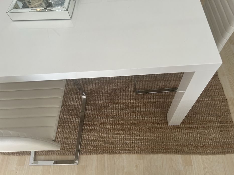 Mesa de jantar moderna
