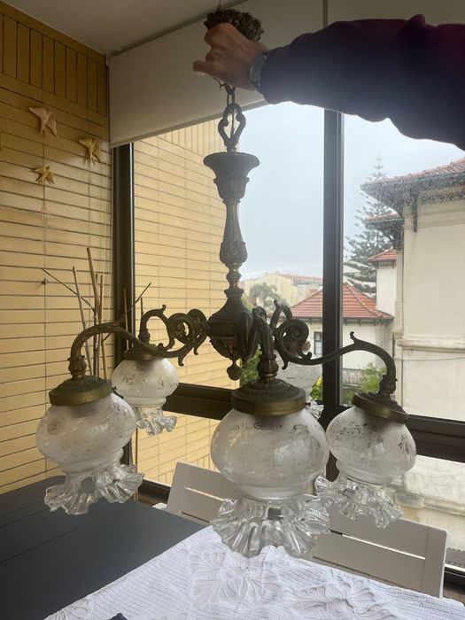 Lustre de bronze art nouveau