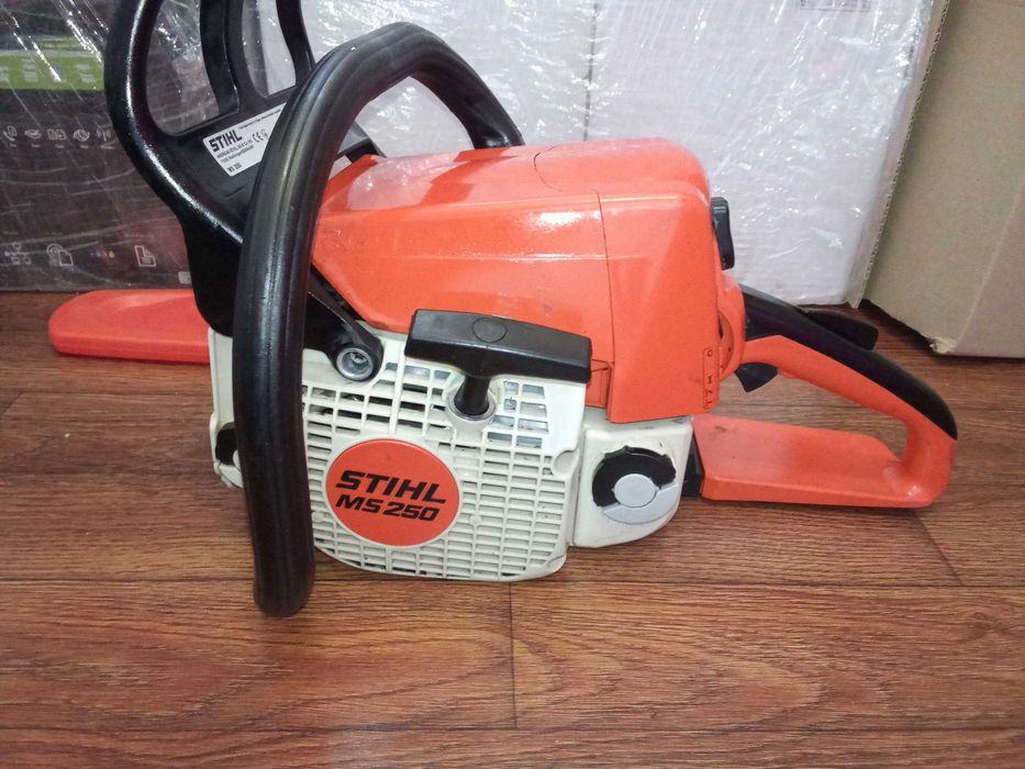 Stihl 250 продам бензопила штиль 2022 рік  Германія!