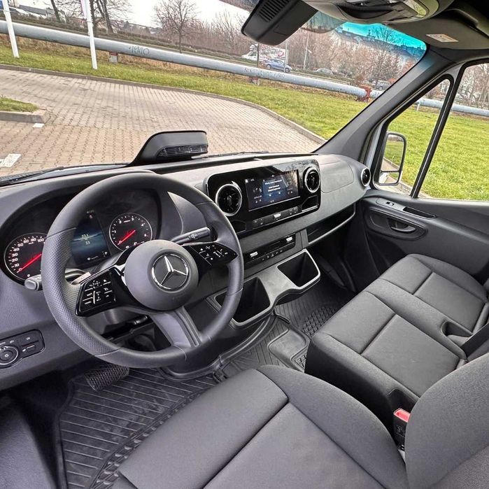 Wypożyczalnia Busów Wynajem Aut Dostawczych Sprinter L3H2 2025 automat
