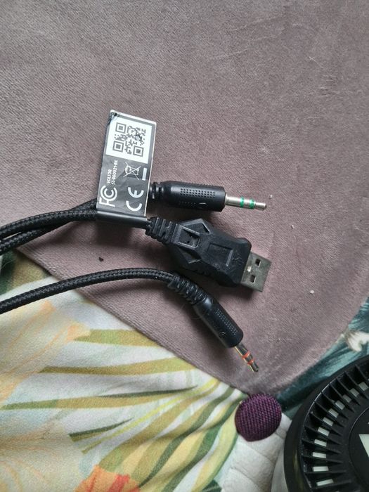 Słuchawki czarne stereo z podświetleniem